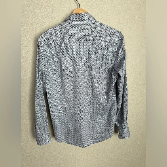 Robert Graham Long Sleeve Button Down Shirt Size Small Blue White Flip Cuff - Picture 8 of 9